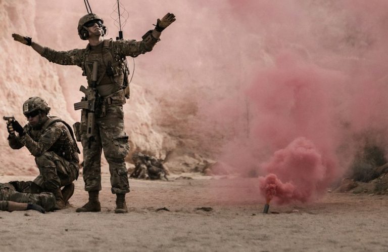 1. Paintball Allgemein * "Paintball spielen" (stark generisch)
* "Paintball Arena / Halle"
* "Paintball Geburtstag"
* "Paintball Preise"
* "Paintball ab 16 / ab 14"
* "Paintball ohne Schmerzen"
* "LaserTag vs Paintball"
* "Paintball Turniere"
2. Freizeitaktivitäten (Generisch & Saisonal) * "Freizeitaktivitäten bei Regen"
* "Aktivitäten am Wochenende"
* "Was tun heute?"
* "Coole Aktivitäten mit Freunden"
* "Drinnen Aktivitäten"
* "Draußen Aktivitäten Sommer"
* "Freizeitpark Alternativen"
3. Weihnachtsfeier / Firmenevents * "Weihnachtsfeier Location"
* "Firmen Event Ideen"
* "Betriebsausflug 2024"
* "Teambuilding Aktivitäten Outdoor"
* "Kleine Weihnachtsfeier Ideen"
* "Weihnachtsfeier Aktivitäten"
* "Firmenfeier Location mieten"
4. Junggesellenabschied / Ladies Night / Männerabend * "Junggesellenabschied Ideen"
* "JGA Aktivitäten"
* "Ladies Night Aktivitäten"
* "Männerabend was machen?"
* "Stag Party Deutschland"
* "Abschied von Freundin feiern"
* "Hen Party Ideen"
* "Mädelsabend Action"
5. Aktivitäten mit Kindern / Familien * "Aktivitäten mit Kindern bei Regen"
* "Kindergeburtstag 10 Jahre Action"
* "Teenager Aktivitäten"
* "Familienausflug Erlebnis"
* "Abenteuer mit Kindern"
* "Actiongeburtstag Jungen"
6. Sommerfeste / Firmenfeste * "Firmen Sommerfest Ideen"
* "Sommerfest Aktivitäten Mitarbeiter"
* "Outdoor Event Location"
* "Firmenpicknick mit Programm"
* "Team Event Sommer"
7. Aktivitäten-Ideen / Inspiration * "Was kann man machen?" (Ultra-hohes Suchvolumen!)
* "Coole Aktivitäten für Gruppen"
* "Erlebnisgeschenk Ideen"
* "Last Minute Aktivitäten"
* "Gruppenaktivitäten 10 Personen"
* "Neue Hobbys finden Action"
8. Clique / Freundesgruppe * "Aktivitäten mit der Clique"
* "Freundesgruppe was unternehmen?"
* "Gruppenaktivitäten Erwachsene"
* "Ü30 Aktivitäten mit Freunden"
* "Action mit Freunden"
9. Mädelsgruppe / Frauen * "Aktivitäten mit Mädels"
* "Mädelsabend ausgefallen"
* "Action mit Freundinnen"
* "Frauen Event Ideen"
* "Mutter-Tochter Aktivitäten Action"
Kombi-Keywords (hohe Konversionswahrscheinlichkeit!) * "Paintball Junggesellenabschied" (Lokal + Anlass)
* "Teambuilding Paintball Firmenevent "
* "Kindergeburtstag Paintball ab 12"
* "Ladies Night Paintball"
* "Männerabend Action Essen inklusive"
* "Sommerfest Firmen Event mit Aktivprogramm"
* "Weihnachtsfeier mit Aktivität buchen"
SEO-Tipps für diese Keywords: 1. Lokale Keywords immer priorisieren – Menschen suchen "Paintball München" oder "Aktivitäten Berlin".
2. Intent beachten: * Informational: "was tun bei Regen?"
* Commercial: "Paintball Preise Vergleich"
* Transactional: "Paintball Event buchen"
3. Long-Tail Keywords nutzen (weniger Konkurrenz, höhere Trefferquote): * "coole Aktivität für 15 Personen am Samstag"
* "Junggesellenabschied ohne Alkohol Ideen"
* Ahaus * Altenberge * Ascheberg * Bad Bentheim * Bad Laer * Belm * Billerbeck * Birgte * Bissendorf * Borne * Coesfeld * Denekamp * Dreierwalde * Drensteinfurt * Dülmen * Emsbüren * Emsdetten * Enschede * Everswinkel * Gescher * Greven * Gronau * Havixbeck * Haaksbergen * Heek * Hilter * Hopsten * Horstmar * Hörstel (7km) * Ibbenbüren * Laer * Ladbergen * Legden * Lengerich * Lienen * Lotte * Losser * Lüdinghausen * Metelen * Mettingen * Münster * Neuenkirchen * Nordwalde * Nottuln * Osnabrück * Oldenzaal * Ochtrup * Ostbevern * Recke * Rheine * Senden * Sendenhorst * Schüttorf * Shöppingen * Steinfurt * Saerbeck * Sassenberg * Salzbergen * Stadtlohn * Südlohn * Tecklenburg * Telgte * Tubbergen * Velen * Versmold * Vreden * Wallenhorst * Warendorf * Wettringen * Westerkappeln Aktivitäten mit der Clique Bros Bro Freundeskreis Paintaball Sport Rheine Emsland Ibbenbüren Steinfurt Ochtrup Gronau Gruppenaktivitäten Ü30