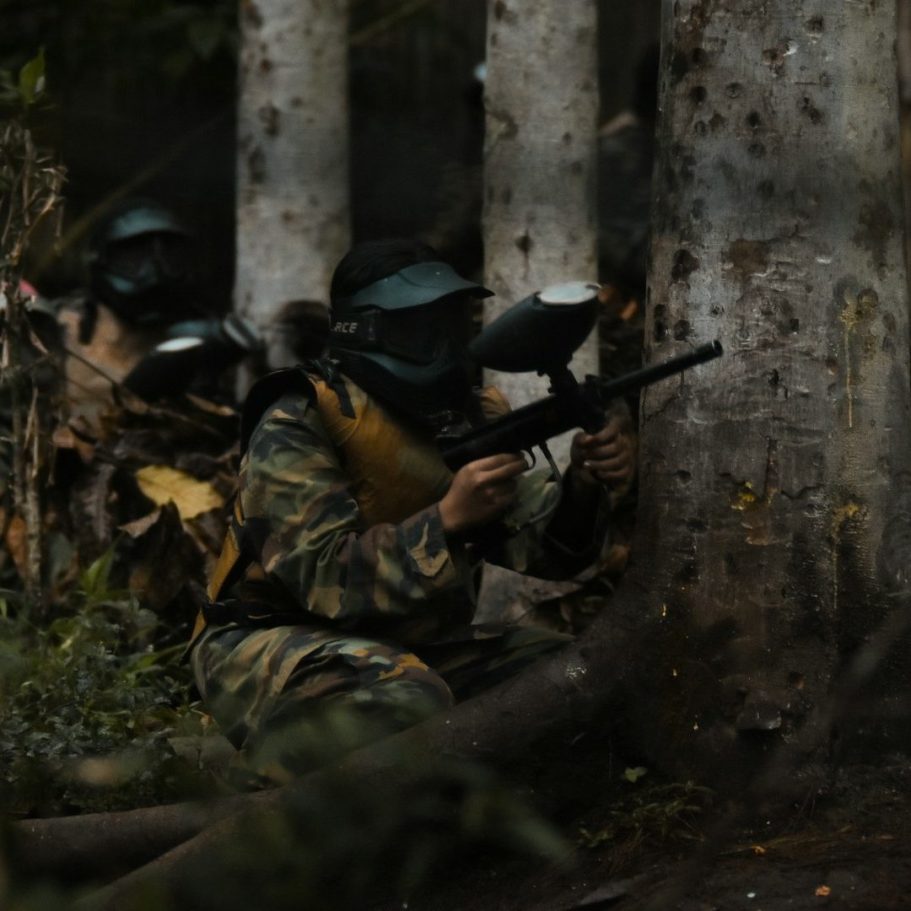 Gegenstand: Paintball Auftritt aus unsere Perspektive * Sporthalle * Paintball Halle * Freizeitgestaltung * Frauen und Männer Preise: * Eintritt: * Spieler mit eigener Ausrüstung: 35€ (Muss Kugeln bei uns Kaufen) * Spieler ohne eigener Ausrüstung: 65€ (Bekommt Basis Ausrüstung + 500Bälle von uns gestellt) * Paintball Kugeln: * 500 Stück 25€ * 1.000 Stück 40€ * 2.000 Stück 60€ Öffnungszeiten: * Montag bis Freitag: Mit Buchung * Samstag: 12 bis 22 Uhr * Sonntag: nach Buchung Sortiment: * Paintball Kugeln: * Markierer: * Masken: * Schutzweste: * Getränke: * Ahaus * Altenberge * Ascheberg * Bad Bentheim * Bad Laer * Belm * Billerbeck * Birgte * Bissendorf * Borne * Coesfeld * Denekamp * Dreierwalde * Drensteinfurt * Dülmen * Emsbüren * Emsdetten * Enschede * Everswinkel * Gescher * Greven * Gronau * Havixbeck * Haaksbergen * Heek * Hilter * Hopsten * Horstmar * Hörstel (7km) * Ibbenbüren * Laer * Ladbergen * Legden * Lengerich * Lienen * Lotte * Losser * Lüdinghausen * Metelen * Mettingen * Münster * Neuenkirchen * Nordwalde * Nottuln * Osnabrück * Oldenzaal * Ochtrup * Ostbevern * Recke * Rheine * Senden * Sendenhorst * Schüttorf * Shöppingen * Steinfurt * Saerbeck * Sassenberg * Salzbergen * Stadtlohn * Südlohn * Tecklenburg * Telgte * Tubbergen * Velen * Versmold * Vreden * Wallenhorst * Warendorf * Wettringen * Westerkappeln Paintball Action, Teamplay & Adrenalin Männerabend Action Essen inklusive Weihnachtsfeier mit Aktivität buchen Greven Ibbenbüren Saerbeck